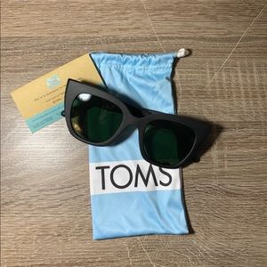 Brand new Toms Sydney sunglasses